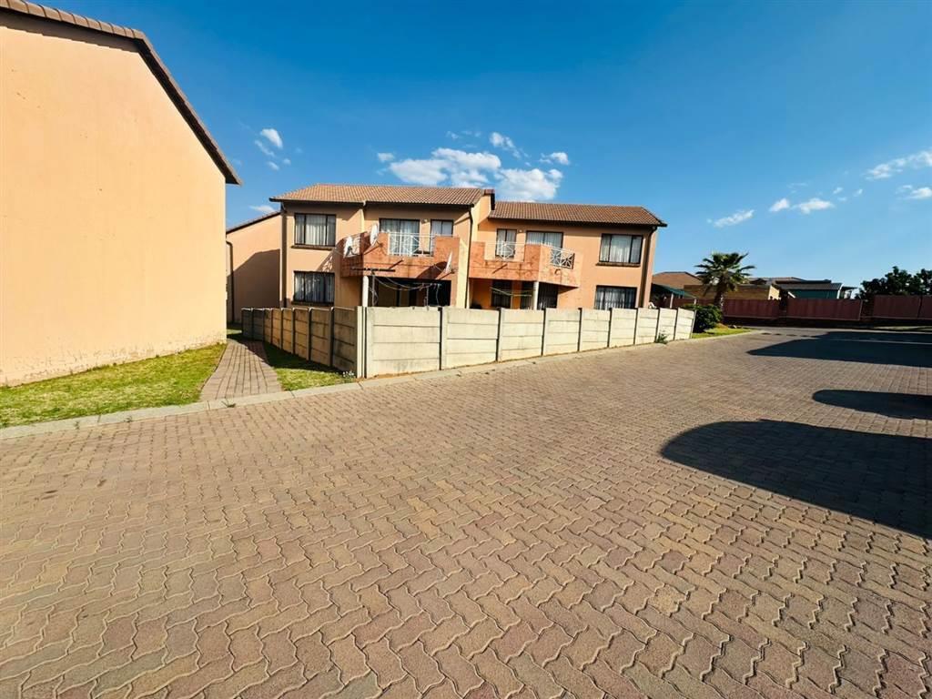 2 Bedroom Townhouse in Mondeor