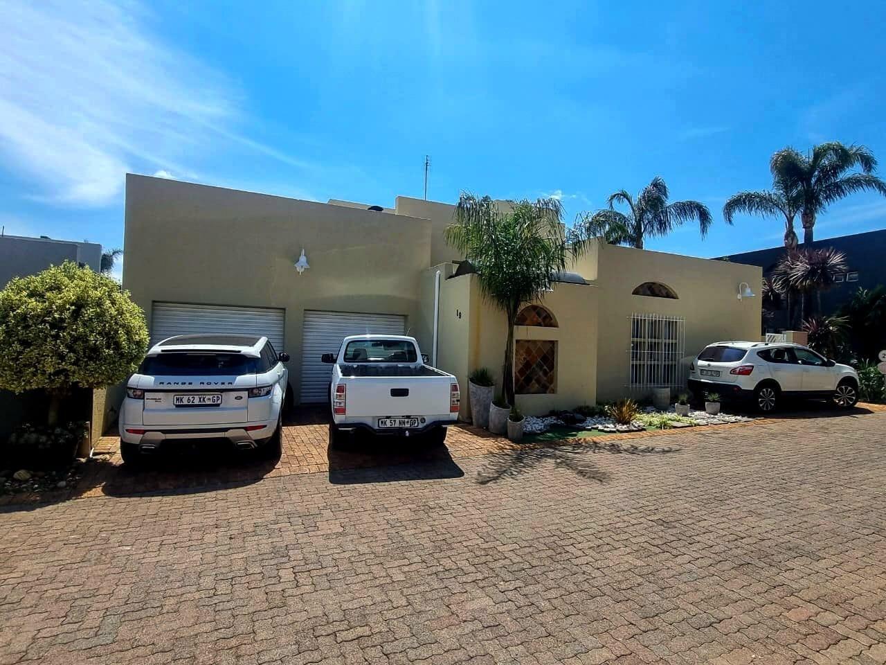 4 Bedroom House in Glen Marais