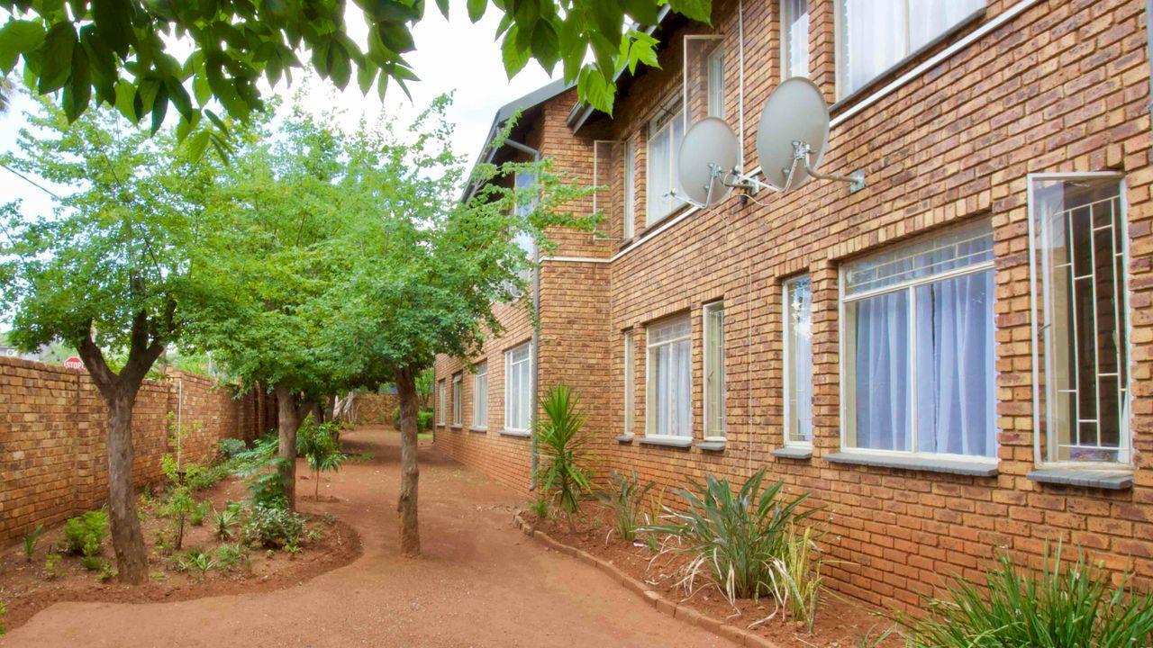 2 Bedroom Apartment in Clubview