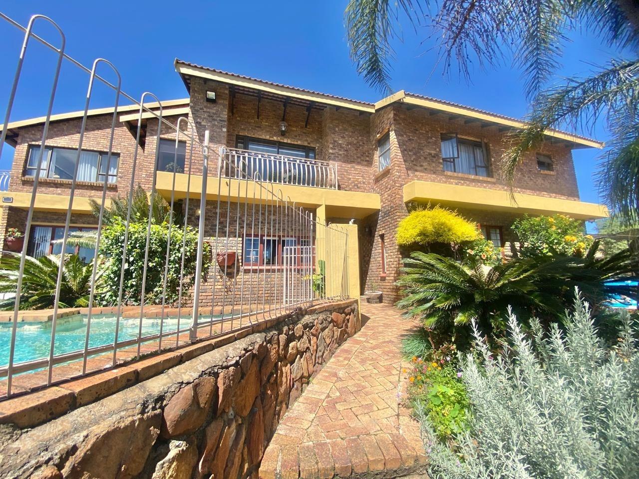 5 Bedroom House in Ridgeway