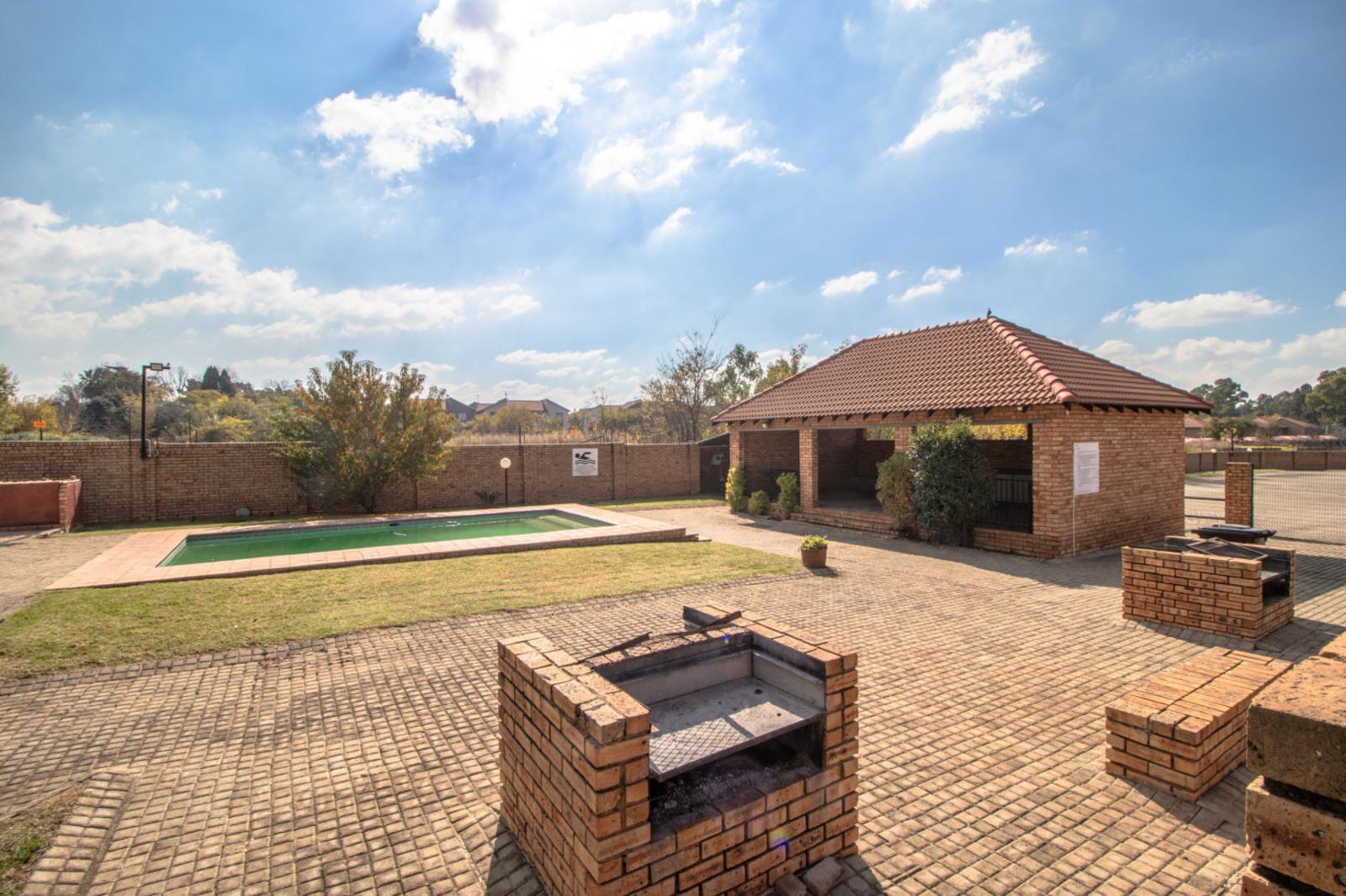 3 Bedroom Apartment in Rynfield