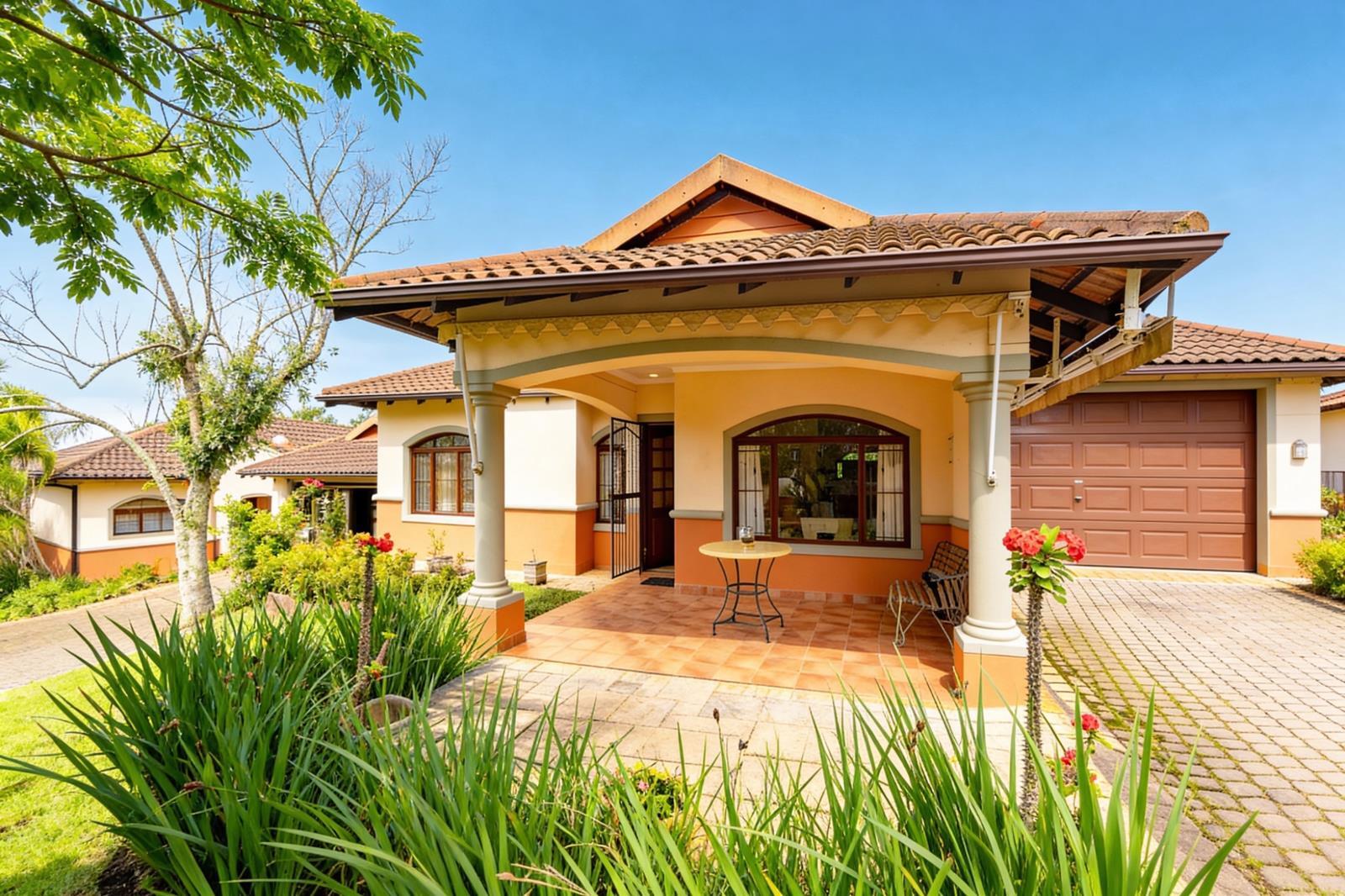 2 Bedroom House in Le Domaine