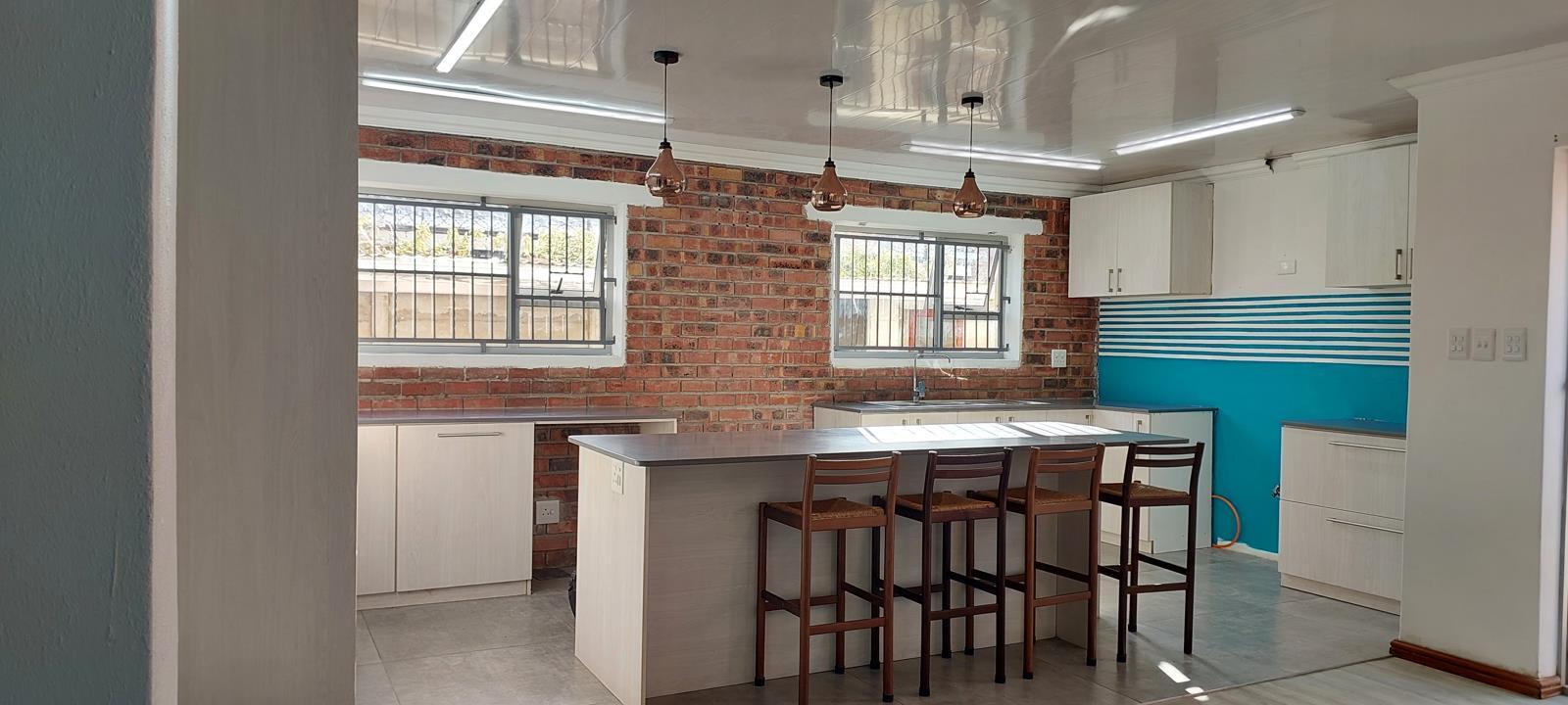 2 Bedroom Garden Cottage in Grassy Park