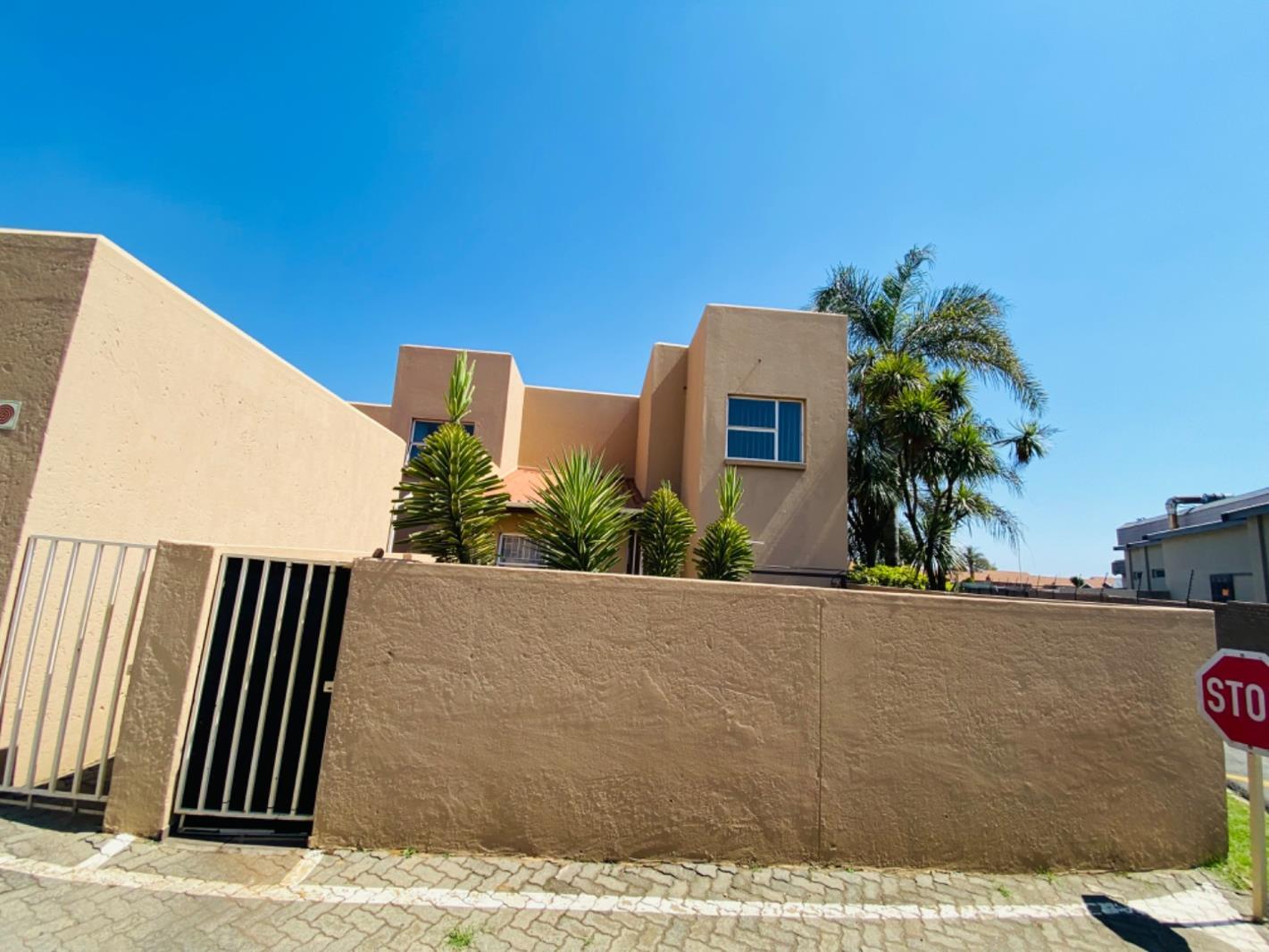 3 Bedroom Townhouse in Edleen