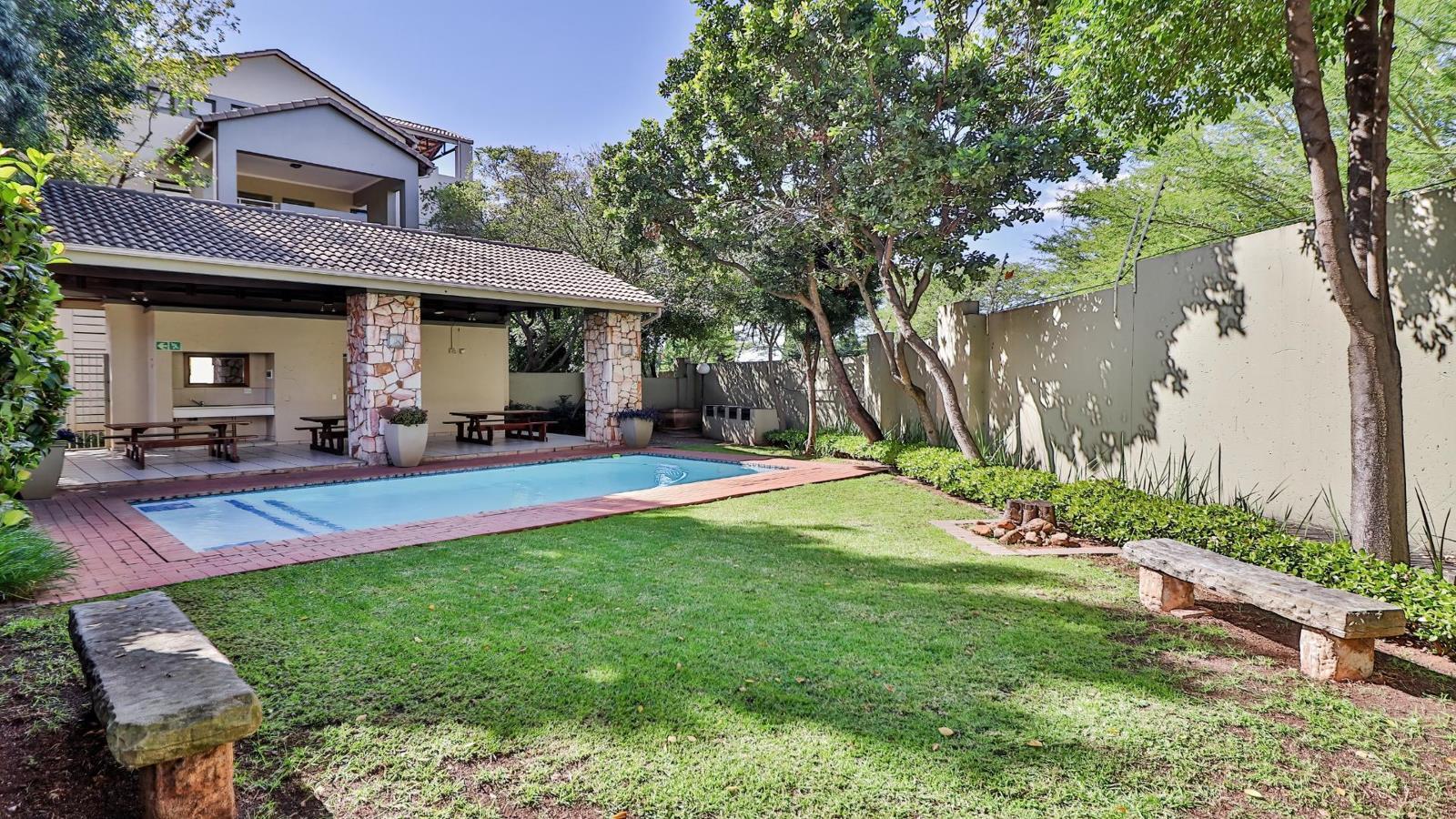 2 Bedroom Townhouse in Bryanston