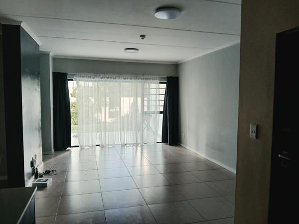 3 Bedroom Apartment in Somerset West Central