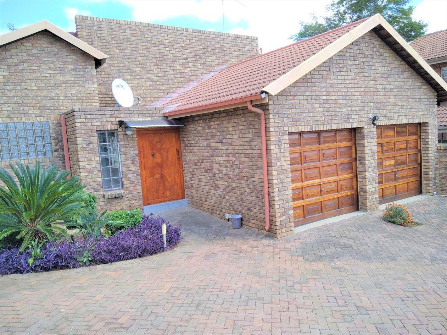 2 Bedroom House in Newlands