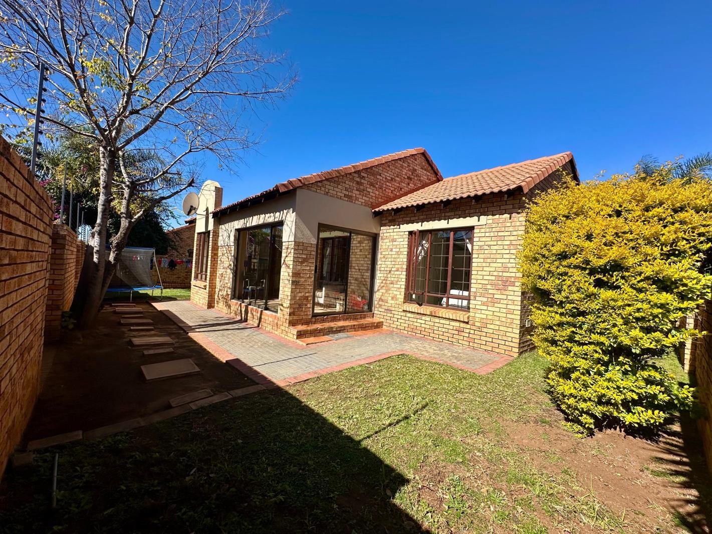 3 Bedroom Apartment in Monavoni AH