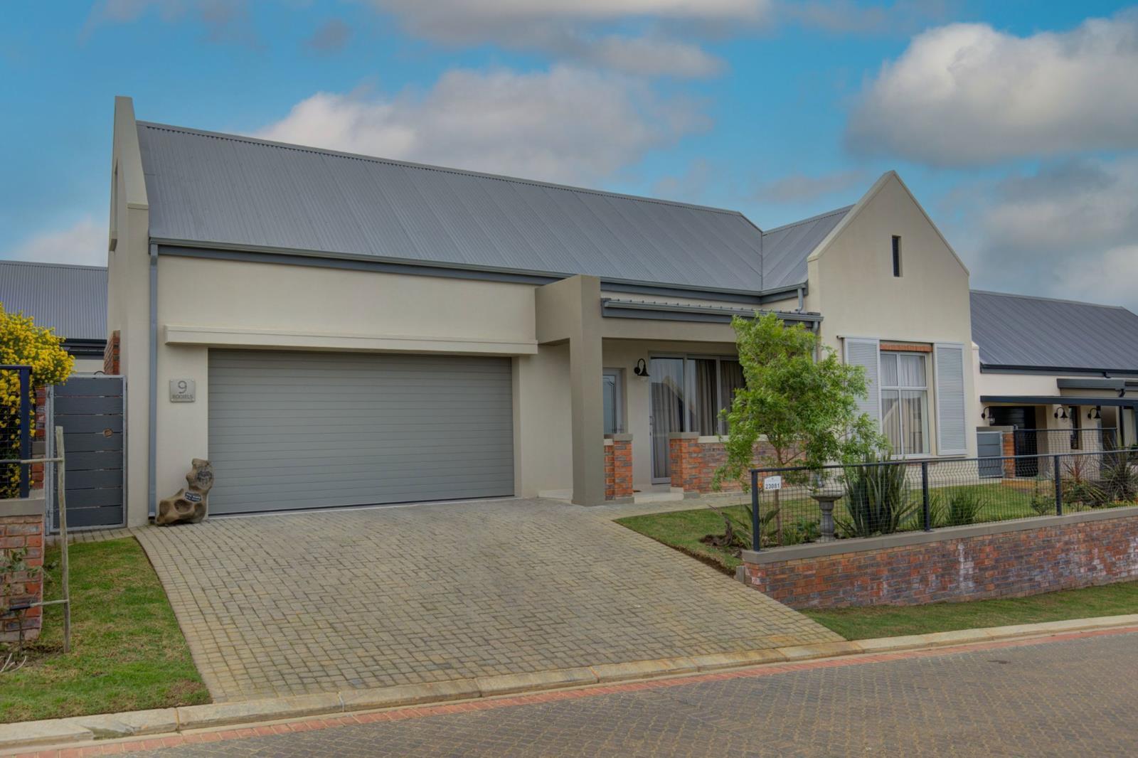 2 Bedroom House in Renosterbos Estate