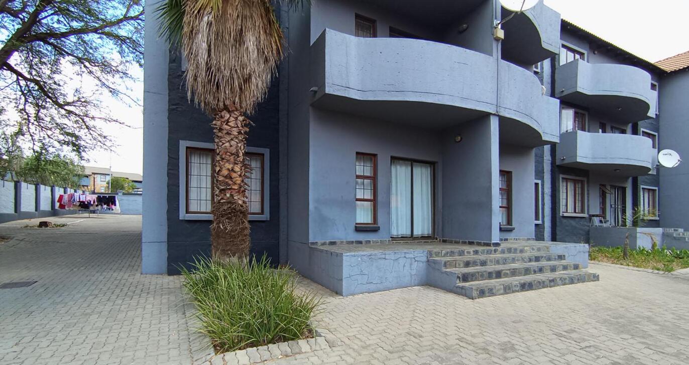 2 Bedroom Apartment in Midridge Park