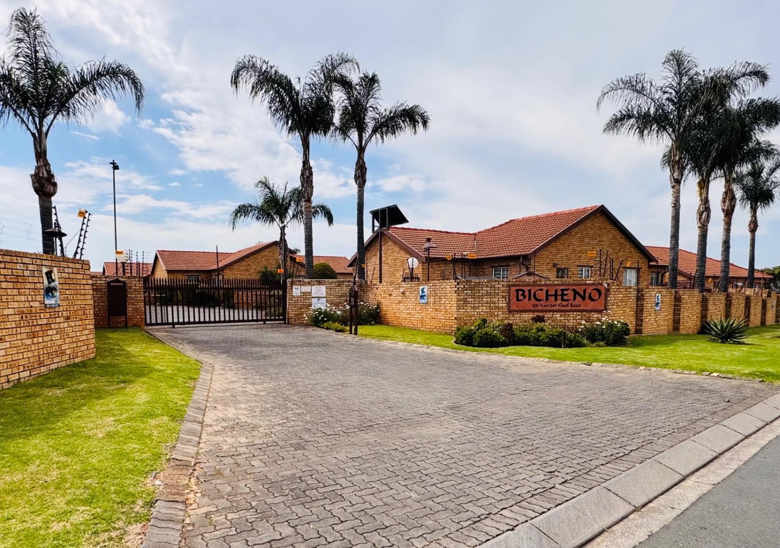 3 Bedroom Townhouse in Willowbrook