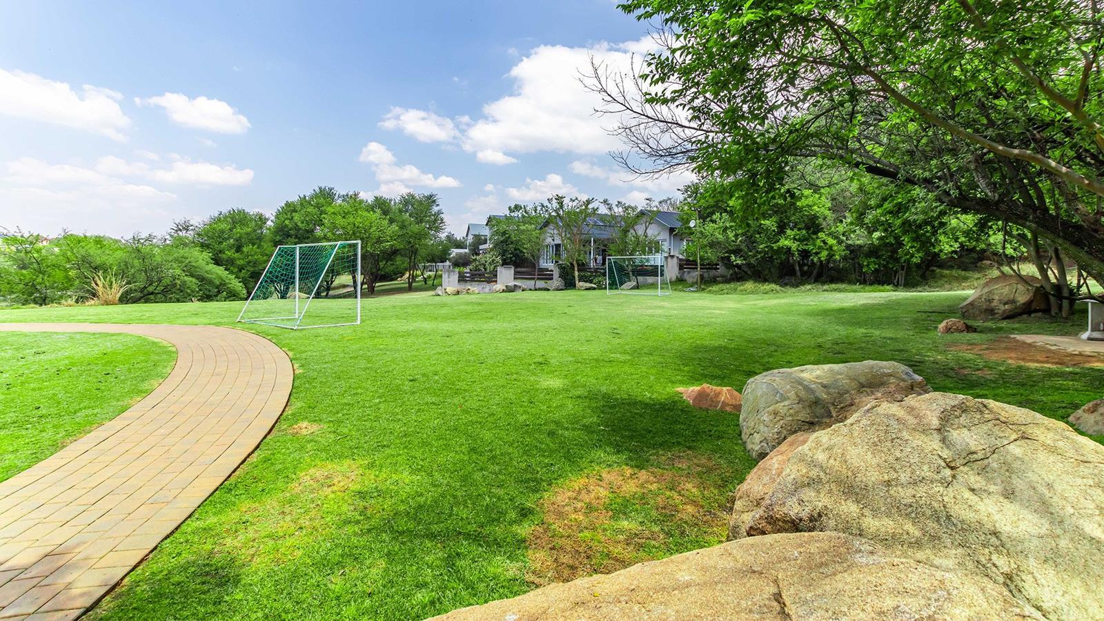 600 m² Land available in Fourways