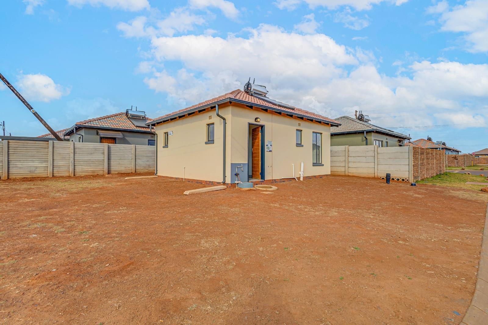 2 Bedroom House in Mohlakeng