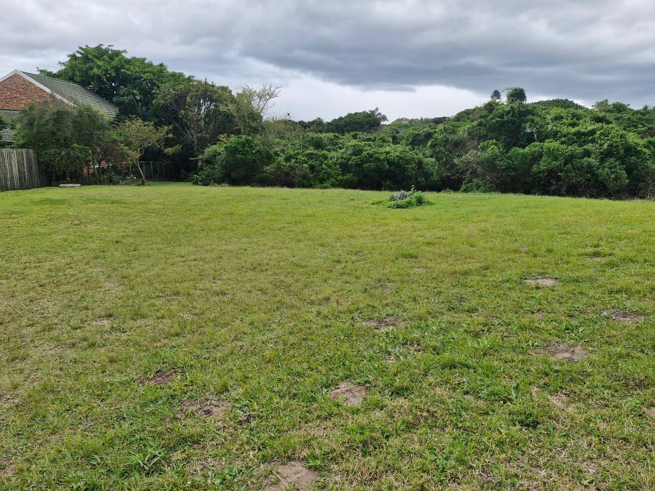620 m² Land available in Cove Rock