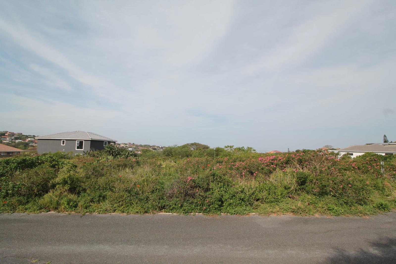 818 m² Land available in Forest Downs