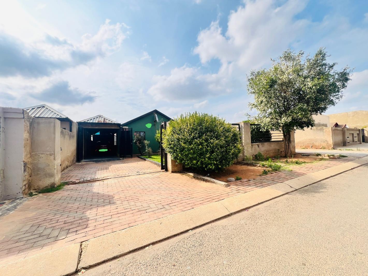 2 Bedroom House in Protea Glen