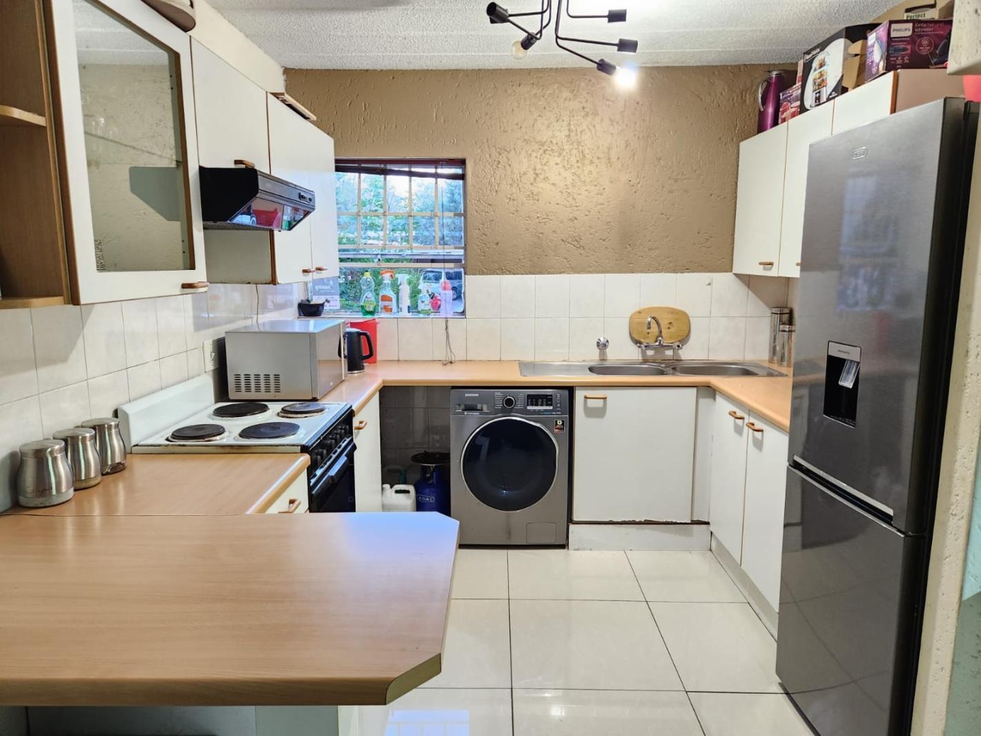 2 Bedroom Apartment in Rembrandt Park