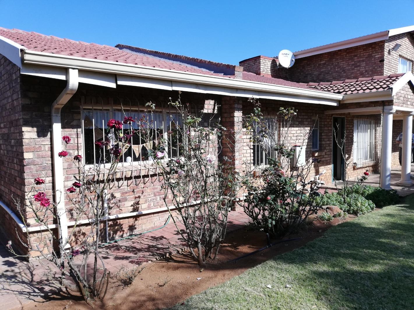 4 Bedroom House in Vaal Marina