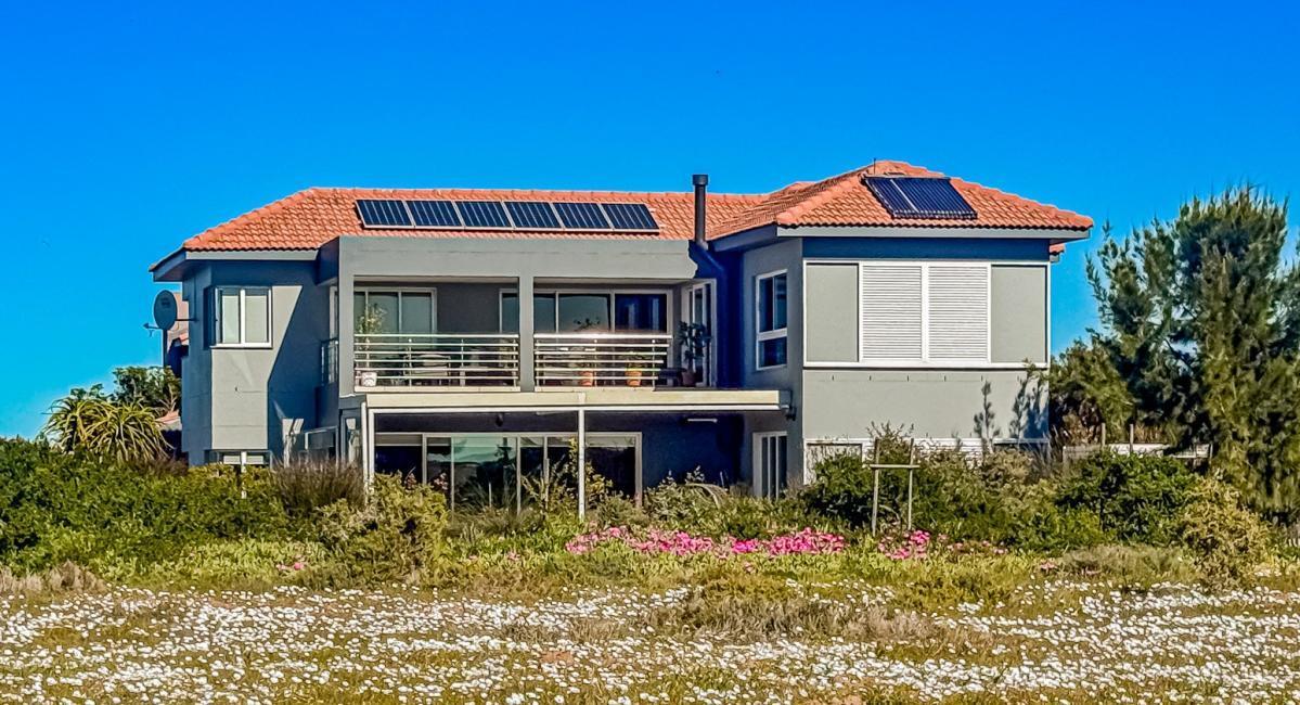 4 Bedroom House in Langebaan Country Estate