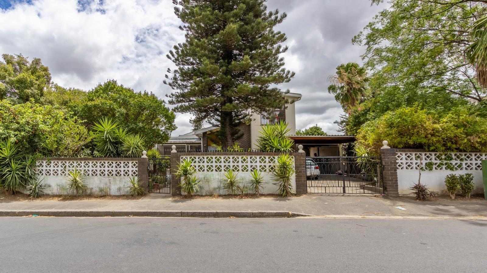 4 Bedroom House in Paarl Central