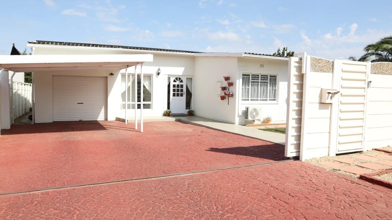 4 Bedroom House in Meirings Park