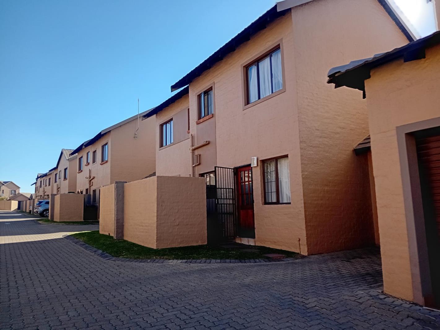 2 Bedroom Duplex in Noordwyk