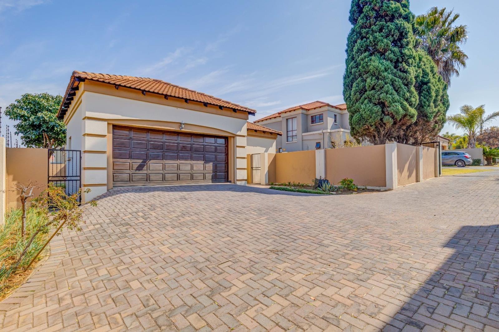 3 Bedroom House in Glenvista