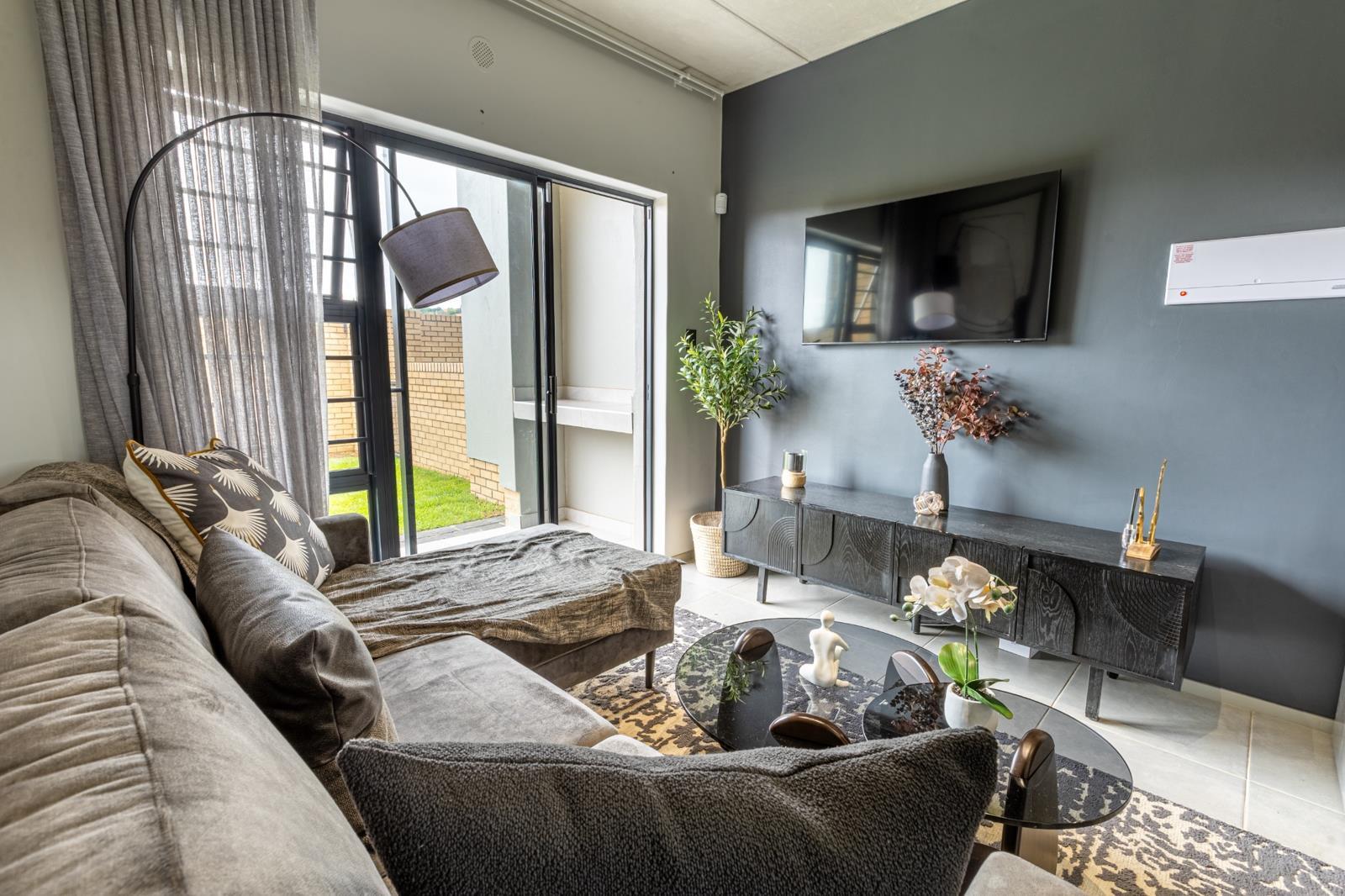 2 Bedroom Apartment in Waterkloof Ridge