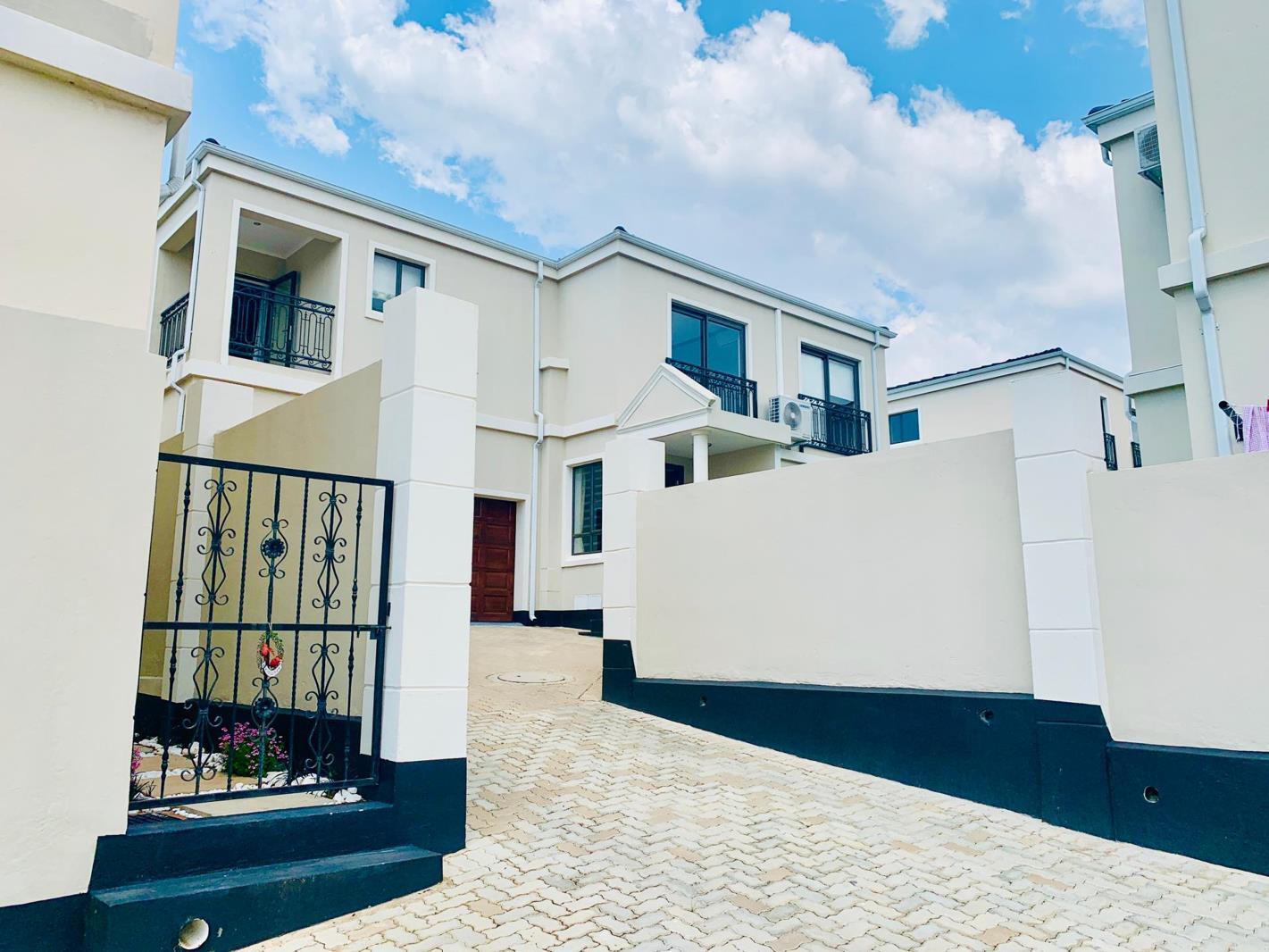 3 Bedroom Cluster in Fourways