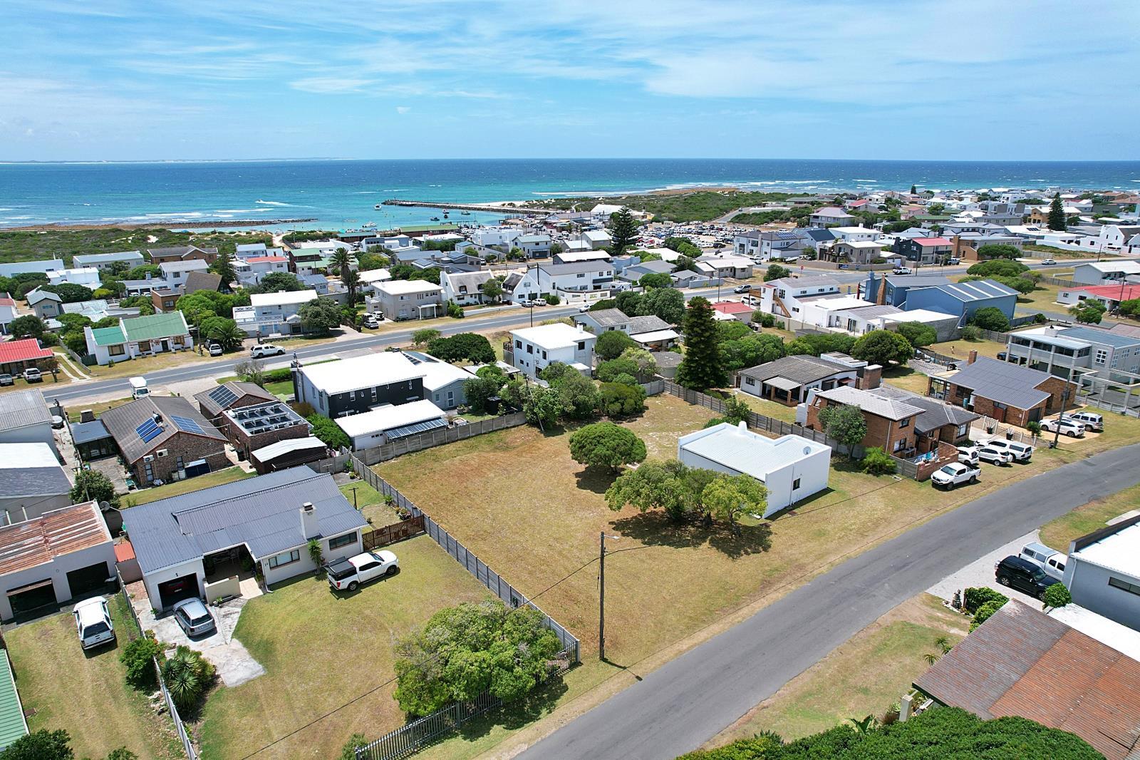 798 m² Land available in Struisbaai