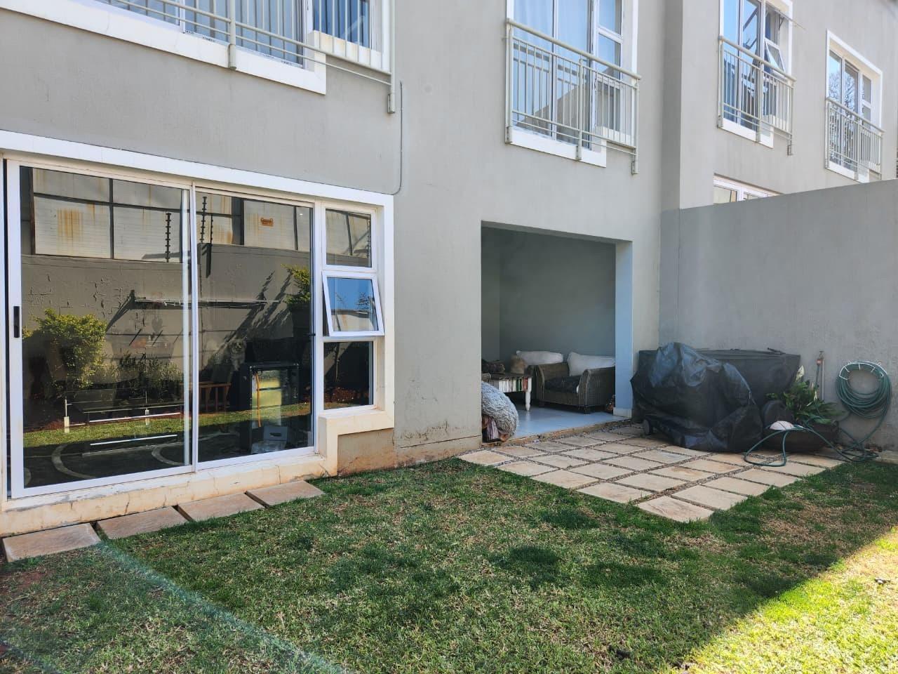 3 Bedroom Apartment in Bryanston