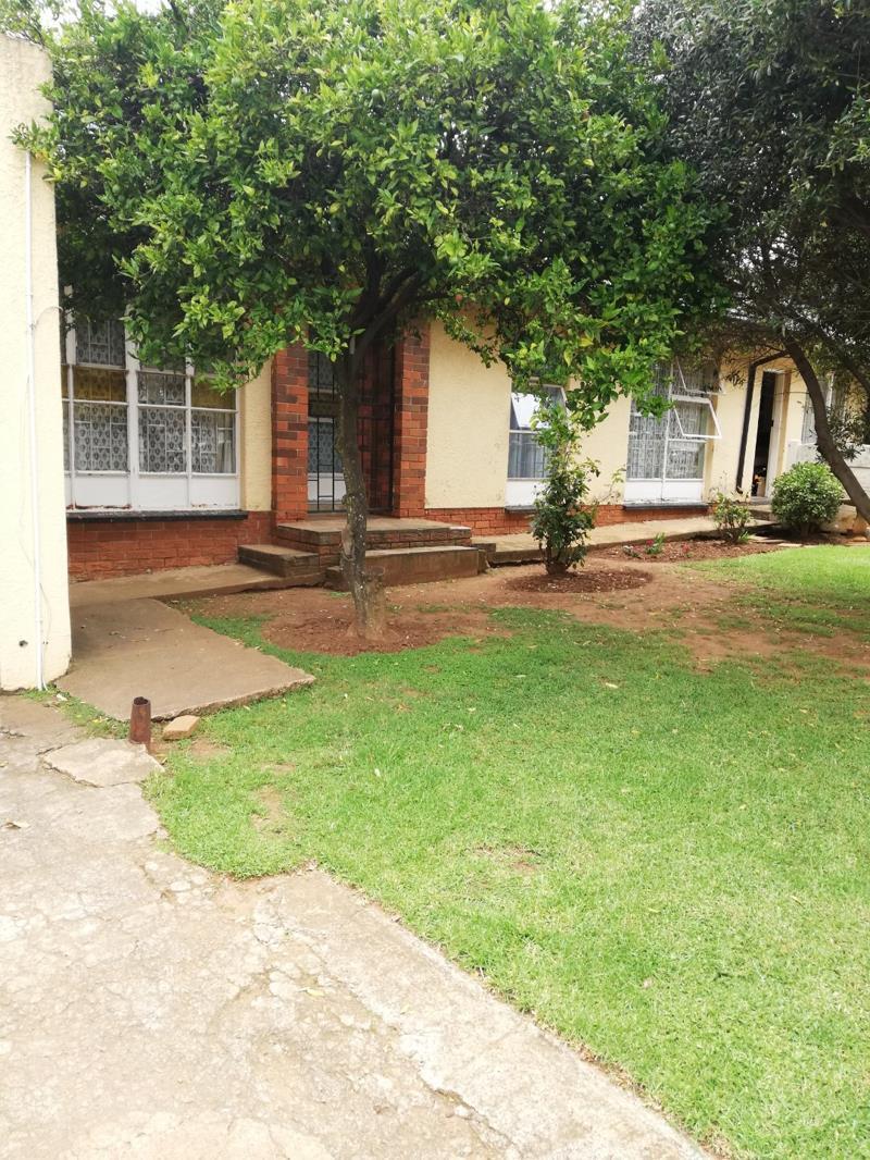 5 Bedroom House in Klopperpark