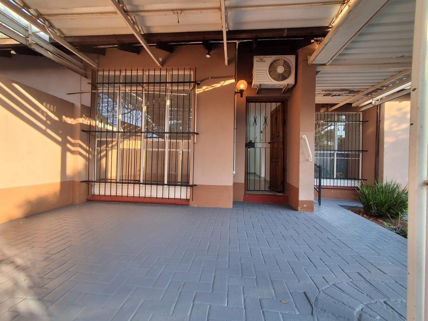 3 Bedroom Apartment in Florauna