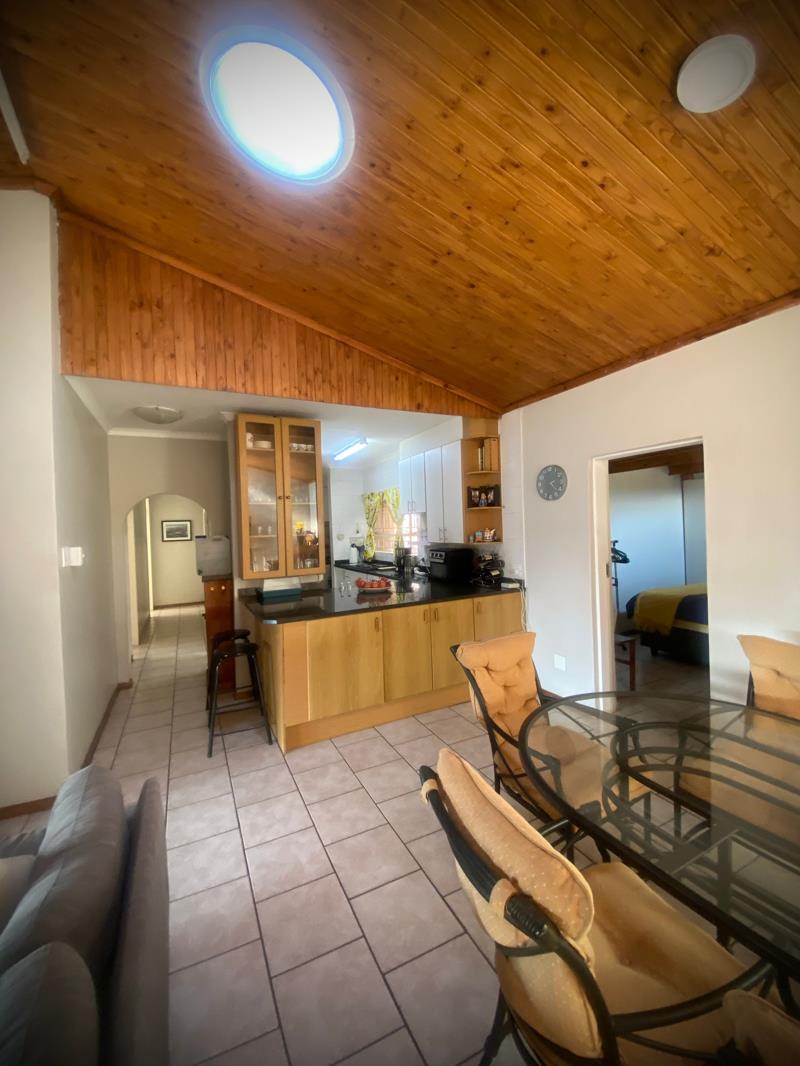 4 Bedroom Townhouse in Lynnwood Ridge