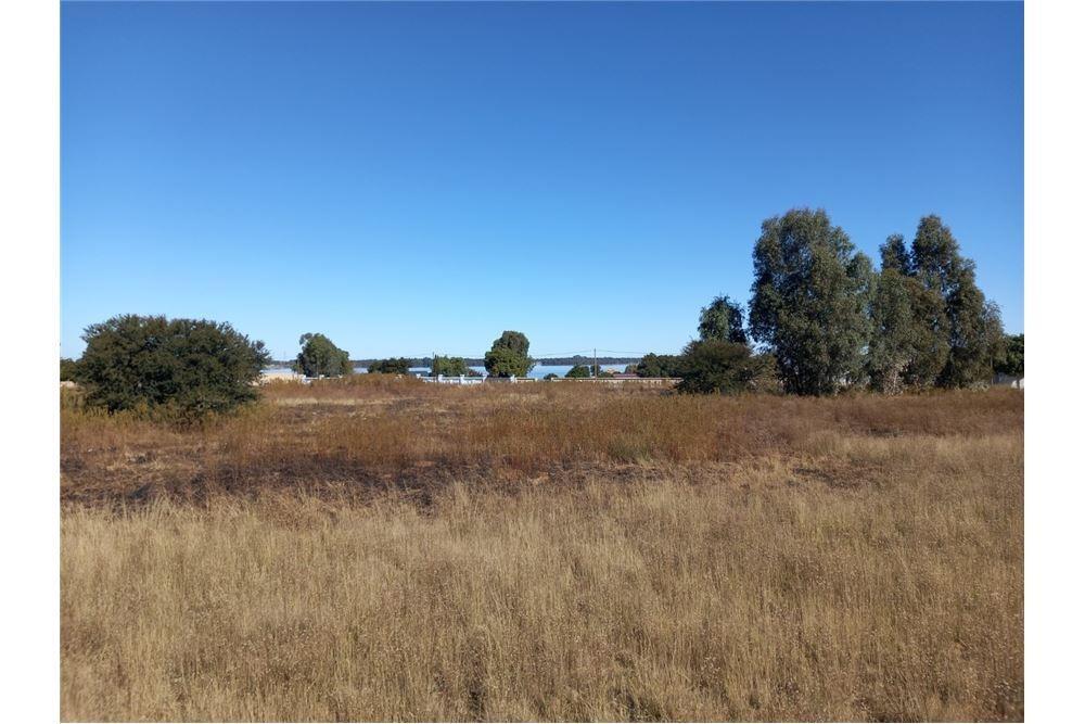 1.4 ha Land available in Vaal Marina