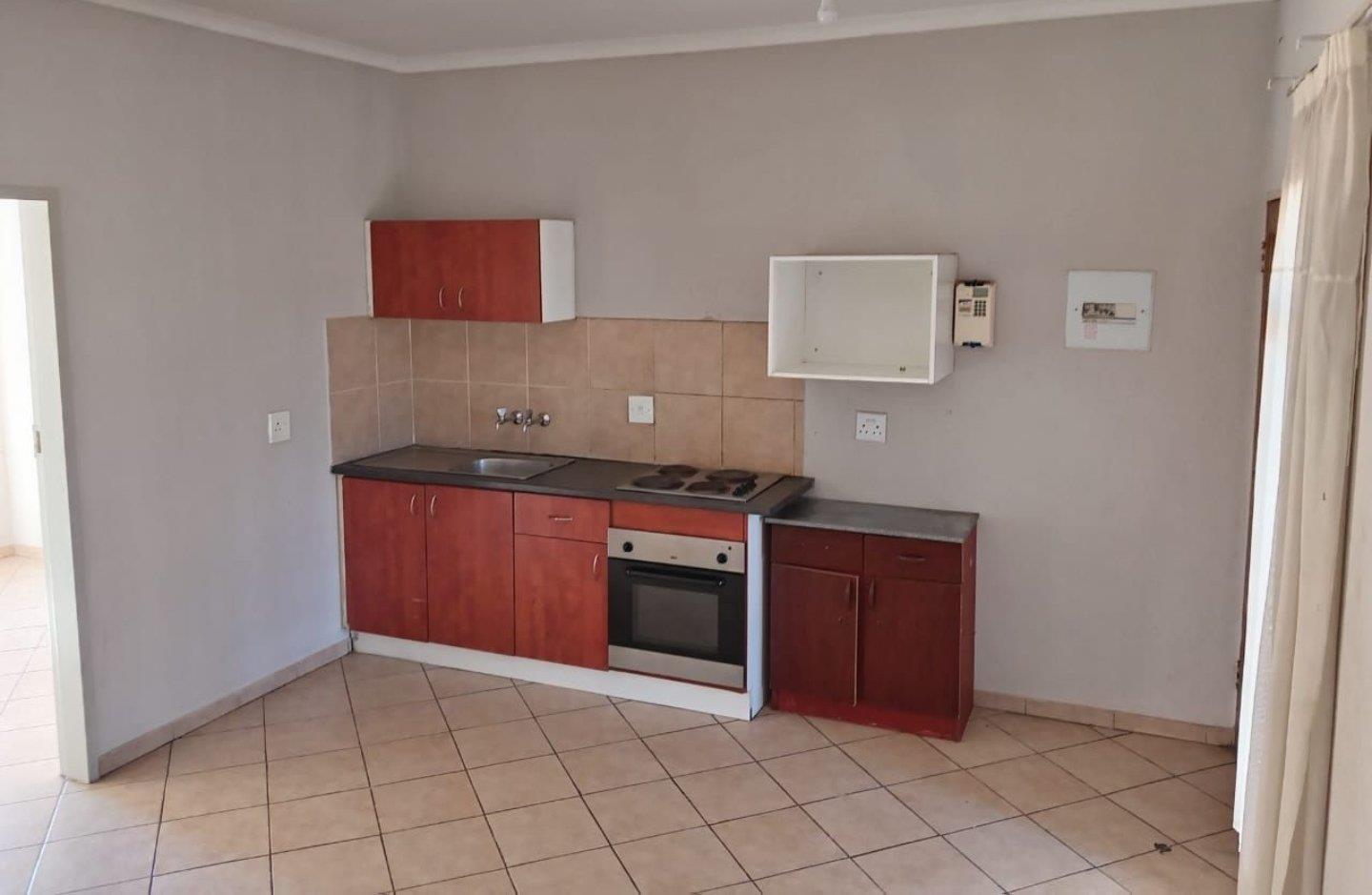 2 Bedroom Apartment in Olievenhoutbosch