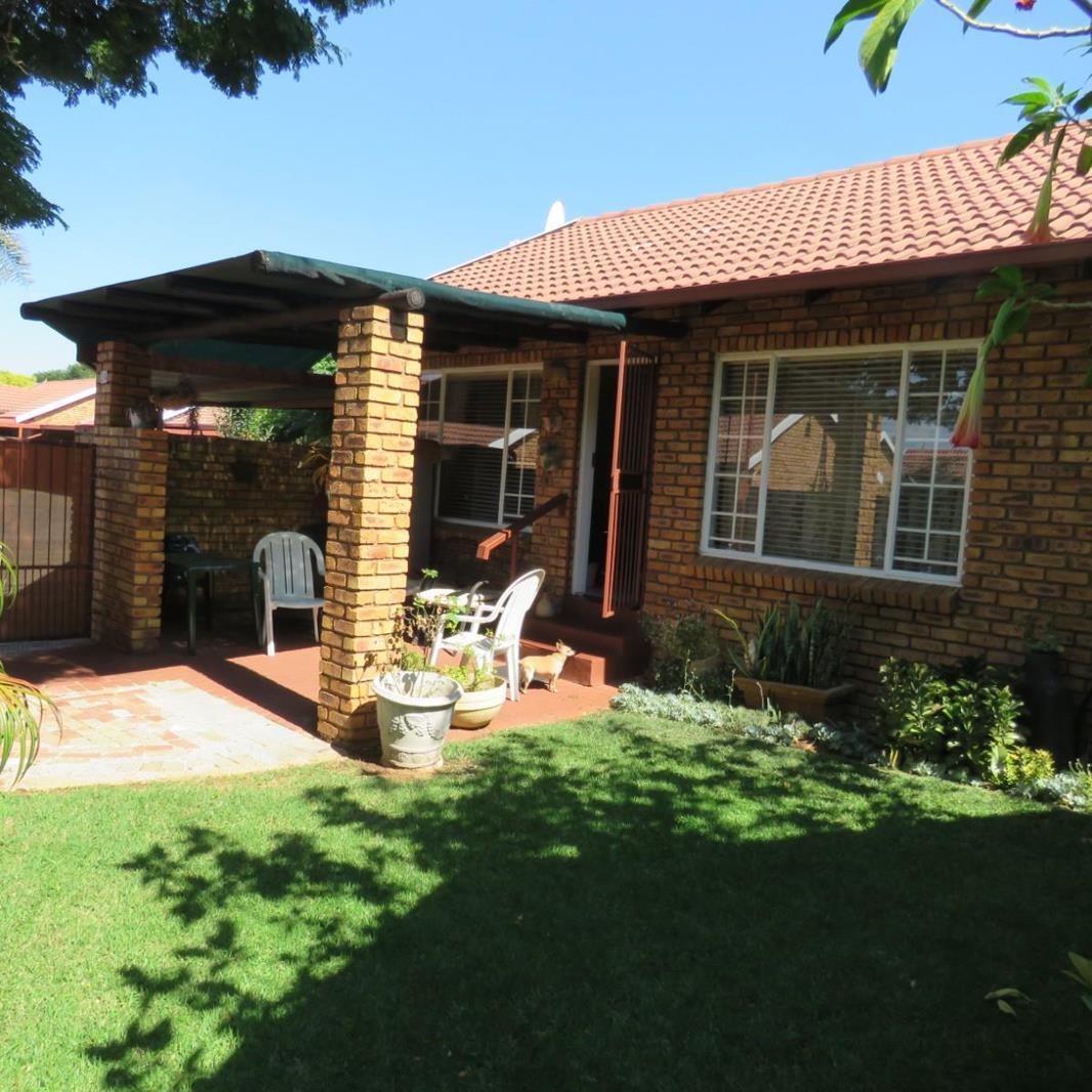 2 Bedroom Townhouse in Wierda Glen