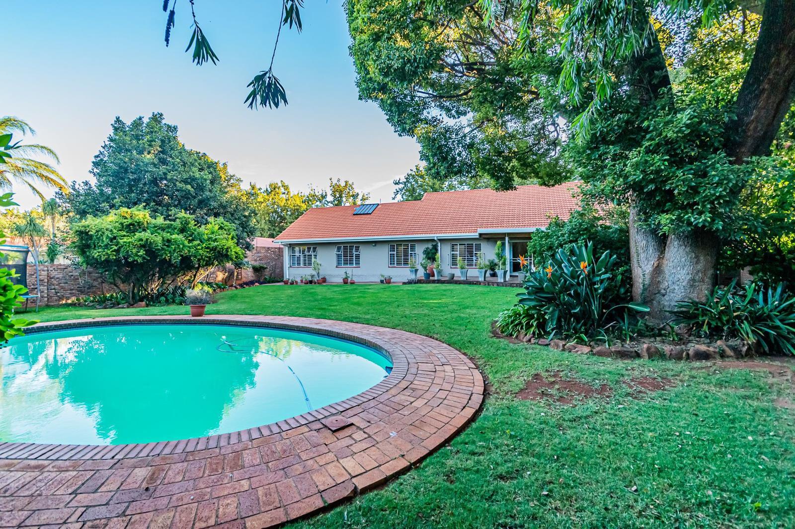 4 Bedroom House in Groenkloof