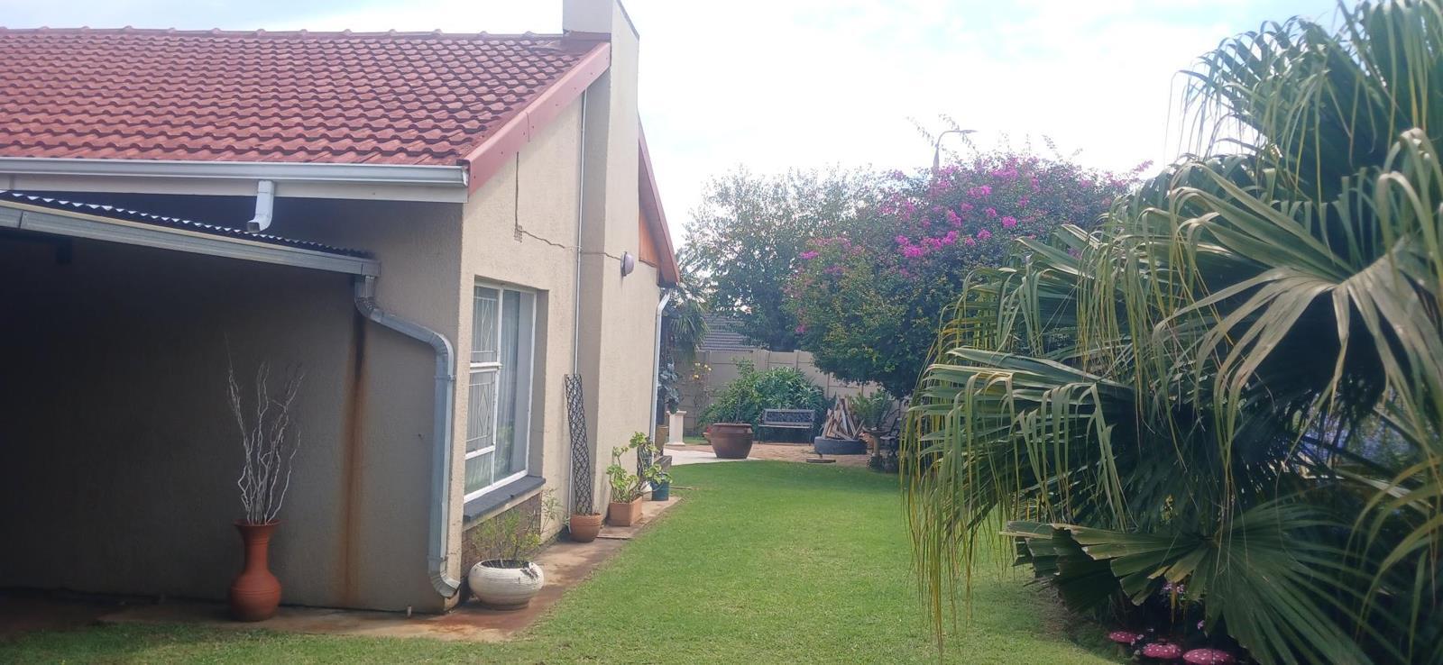 4 Bedroom House in Edenglen