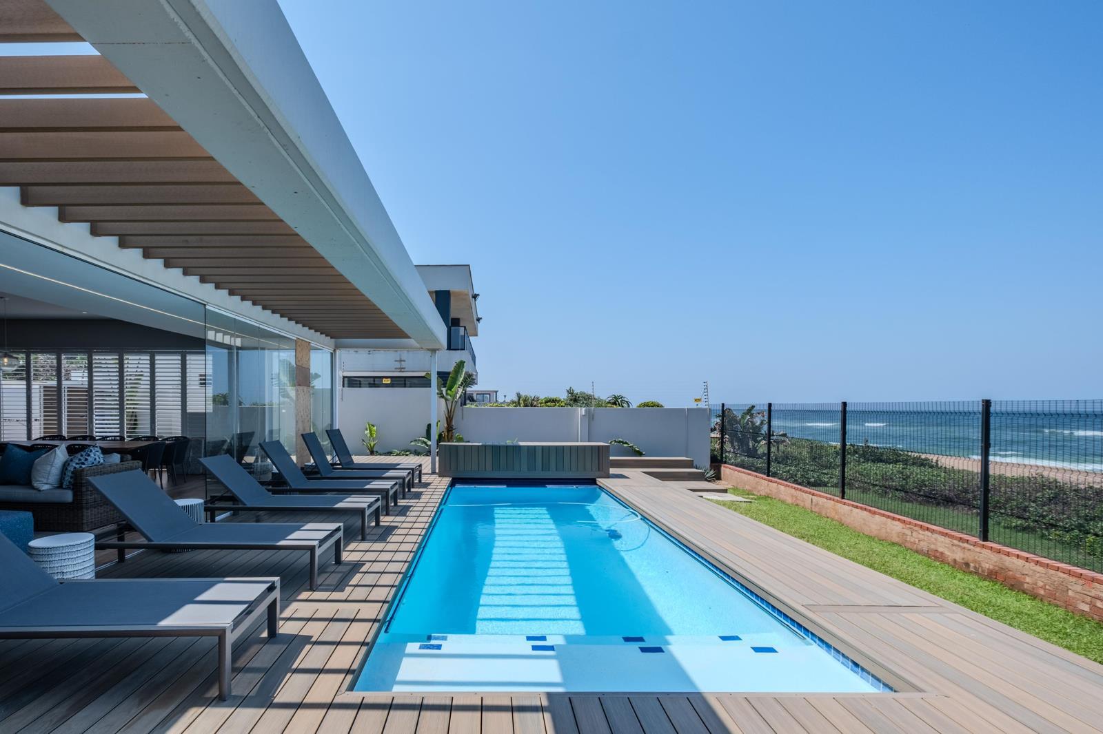 6 Bedroom House in La Lucia