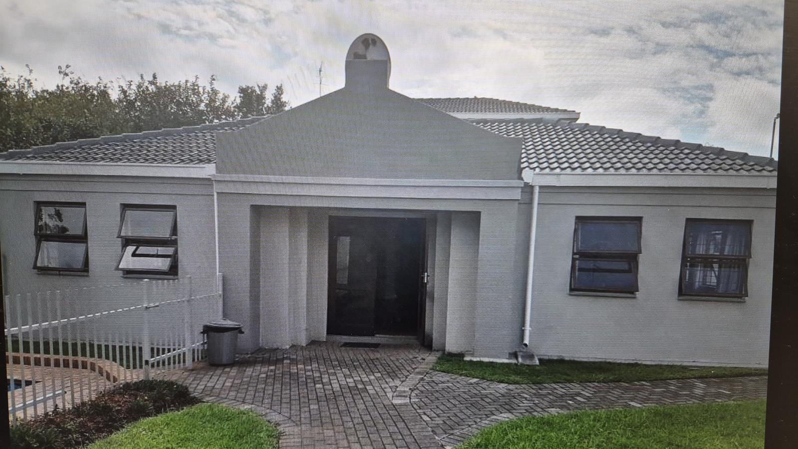 2 Bedroom Apartment in Lakefield