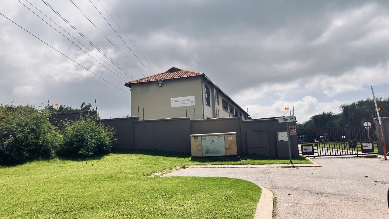 2 Bedroom Apartment in Roodepoort West