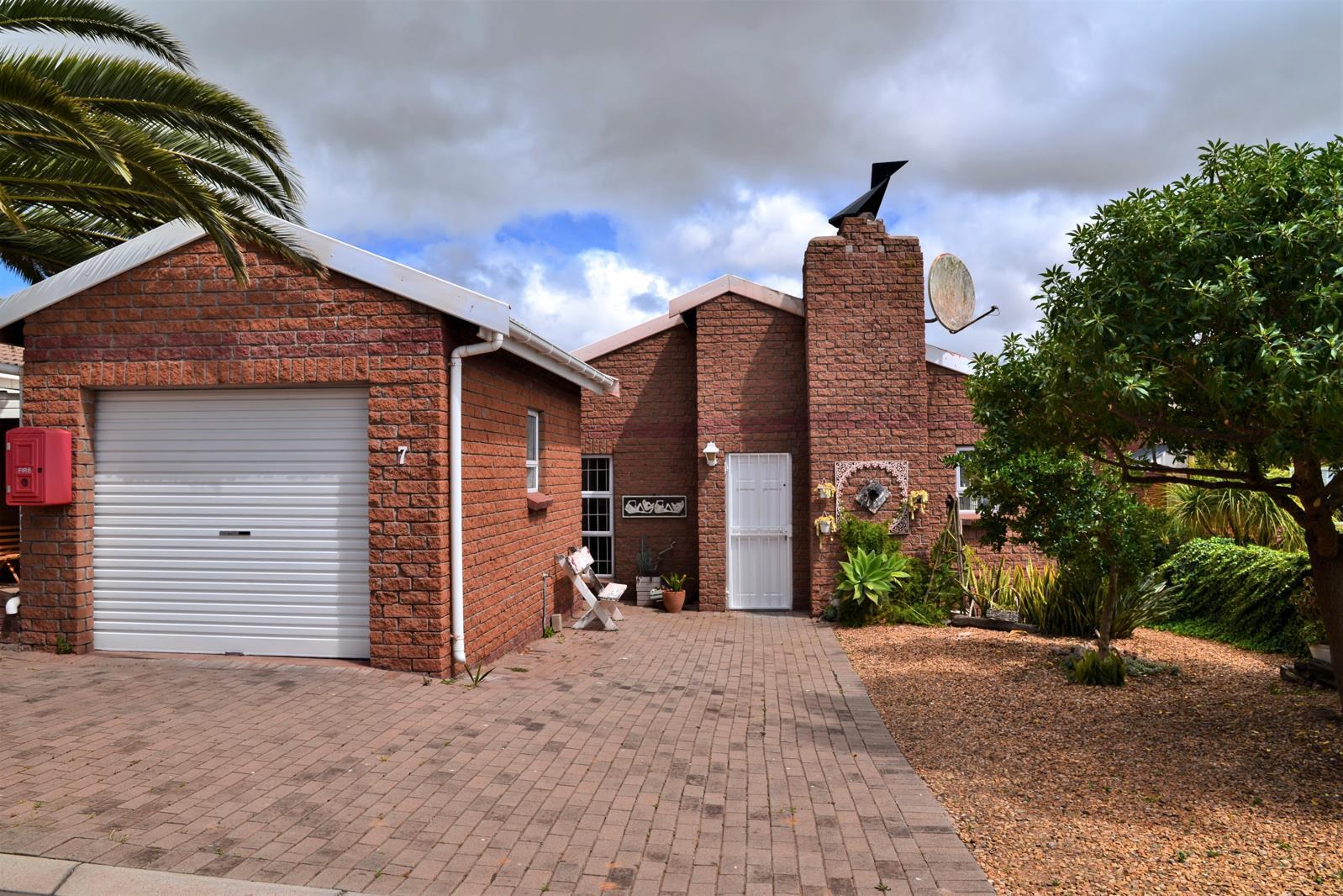 2 Bedroom Townhouse in Vredenburg