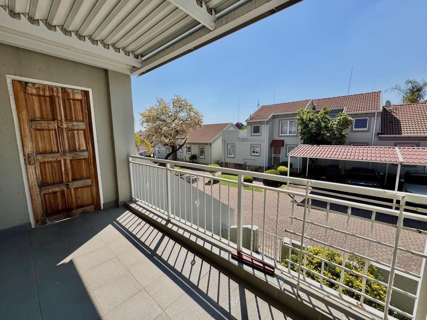 3 Bedroom Apartment in Sunninghill