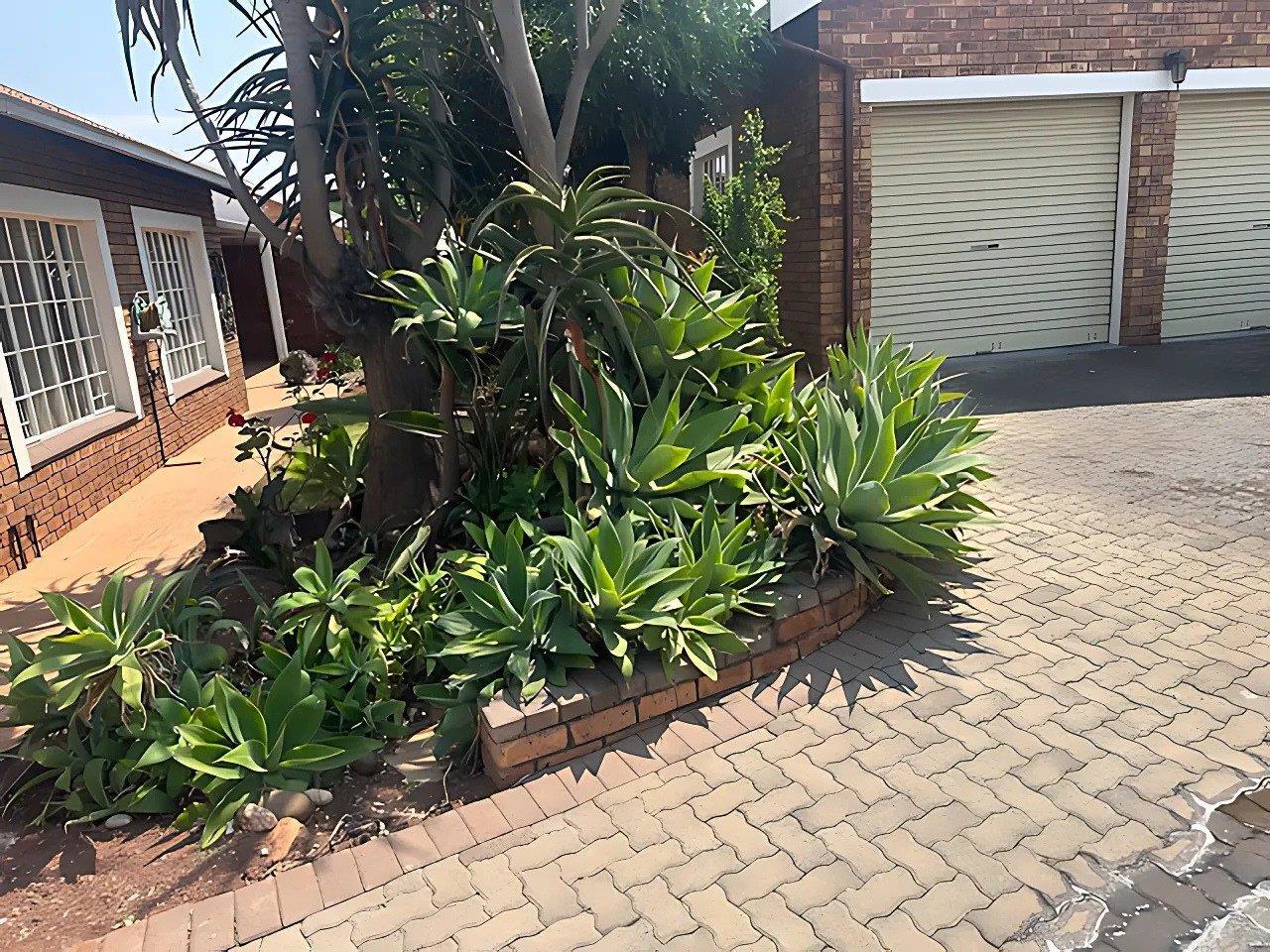 2 Bedroom Townhouse in Wilro Park