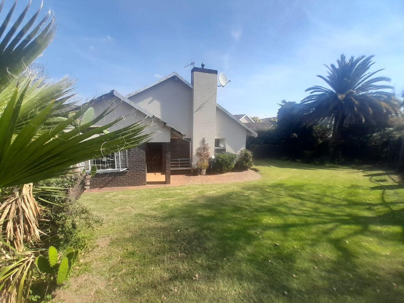4 Bedroom House in Mondeor