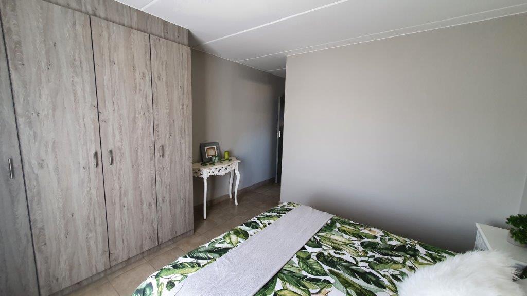 2 Bedroom Apartment in Menlo Park