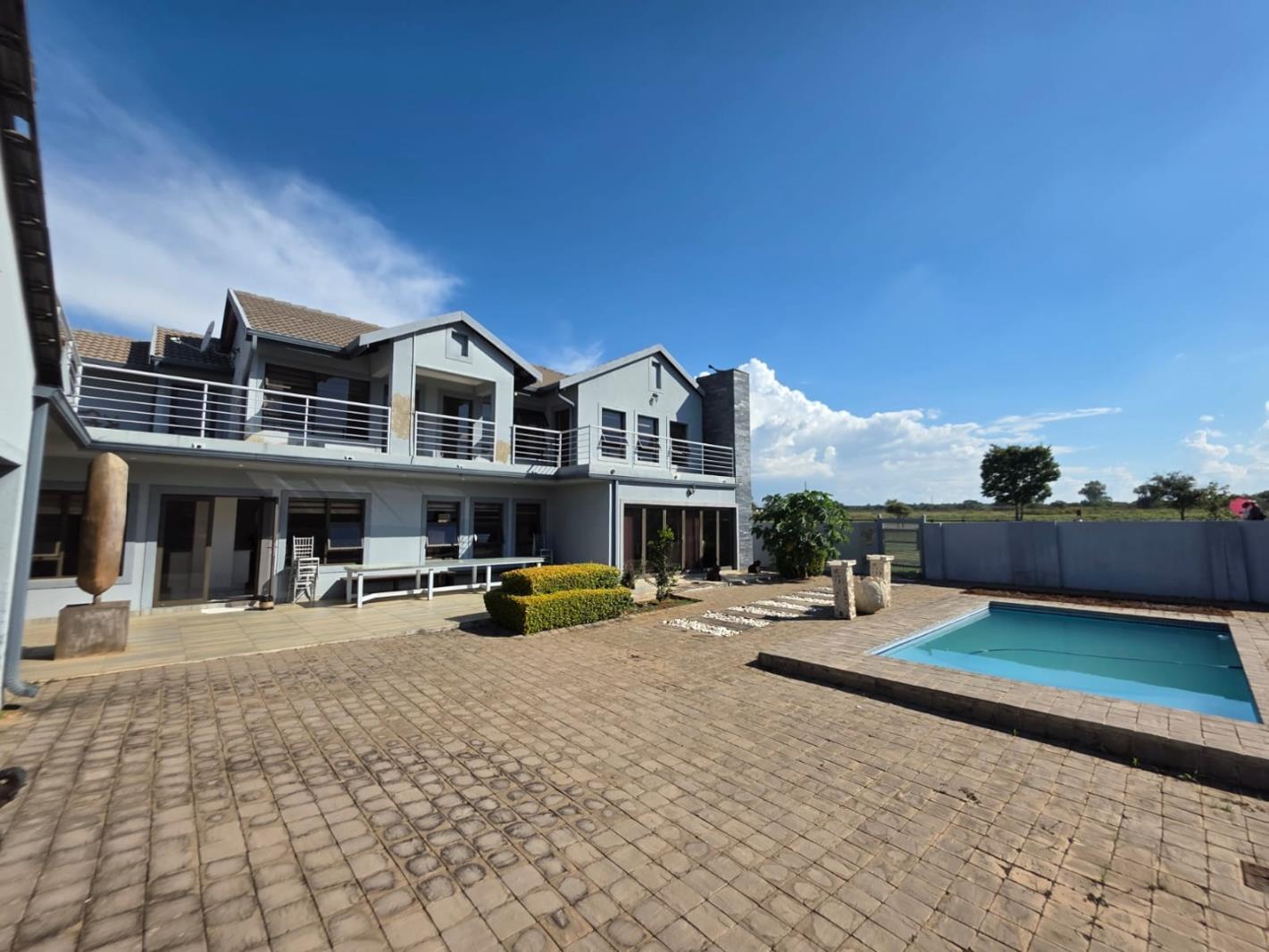 6 Bedroom House in The Coves