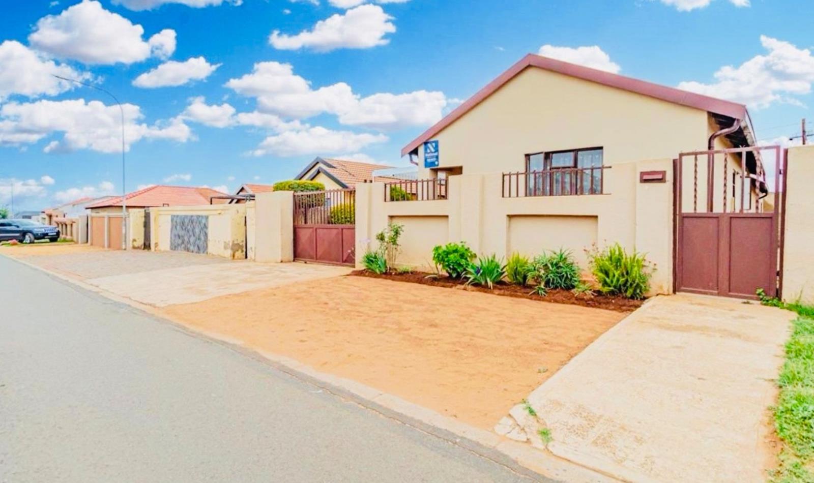 2 Bedroom House in Protea Glen