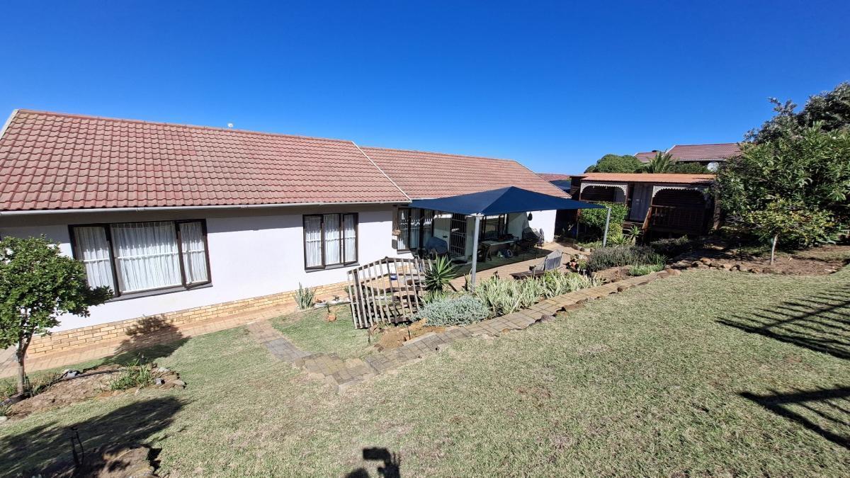 3 Bedroom House in Dana Bay